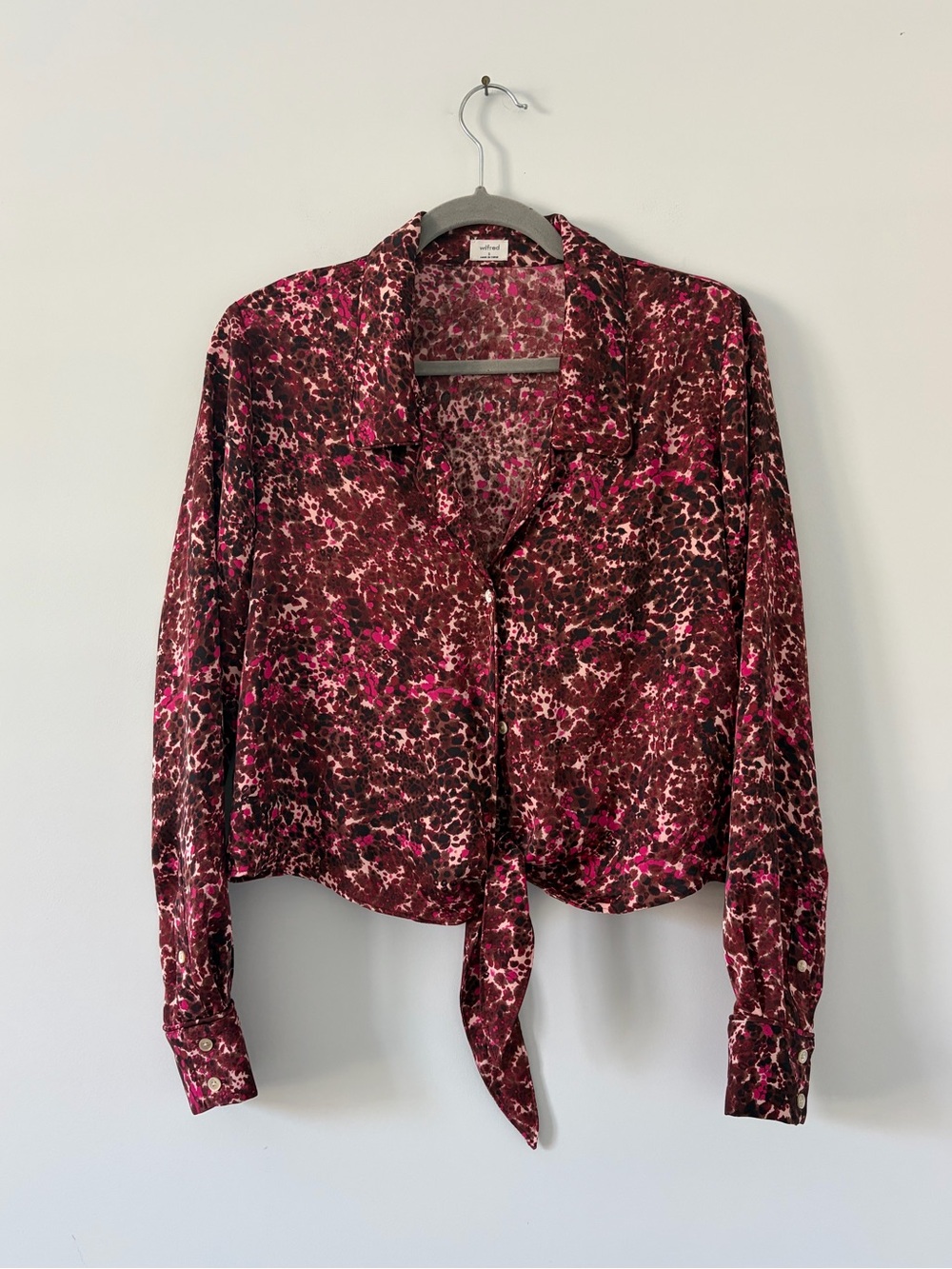 Wilfred Aritzia Silky Tie Front Button Down Abstract Brown Fuschia Blouse Small